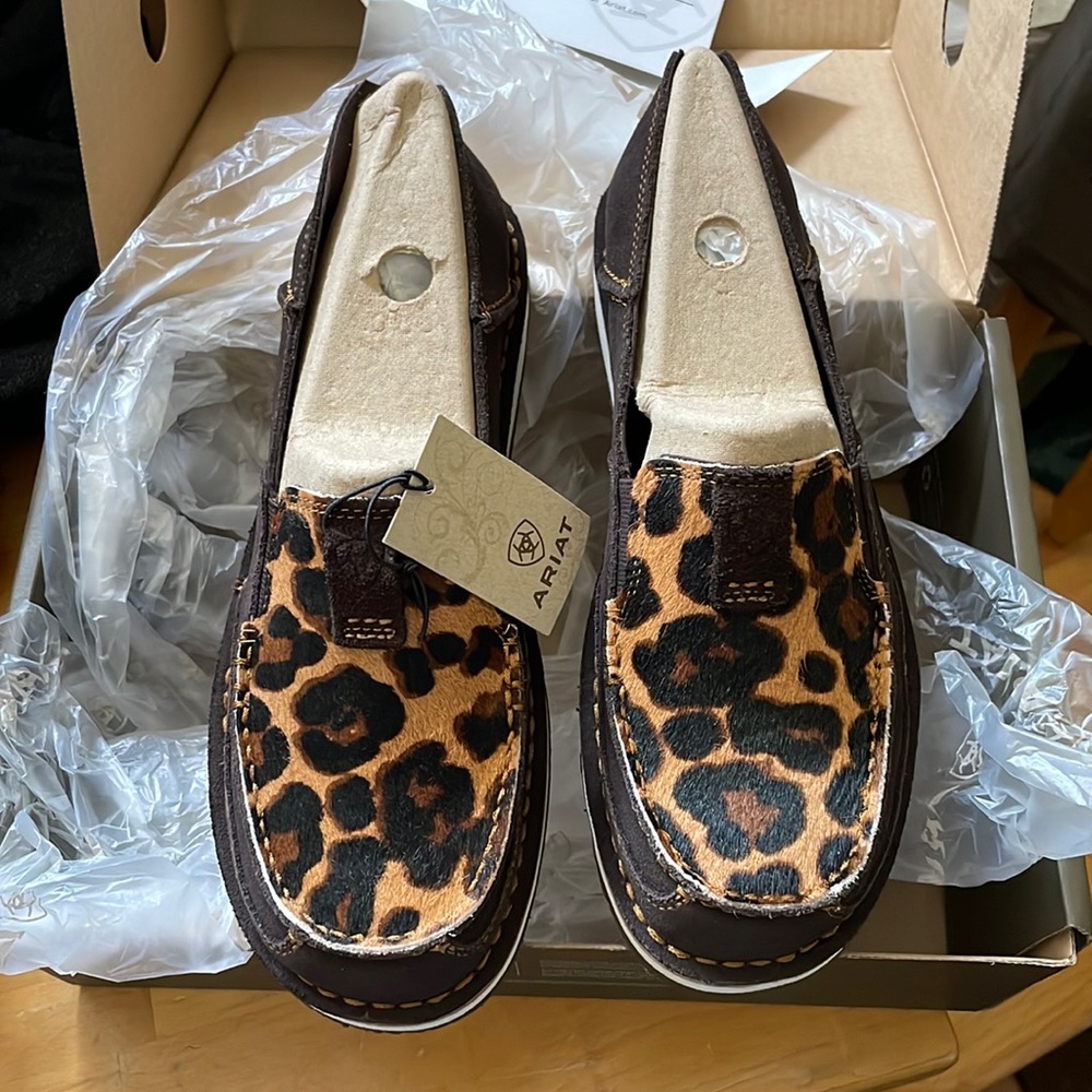 Ariat Cruisers-NWT